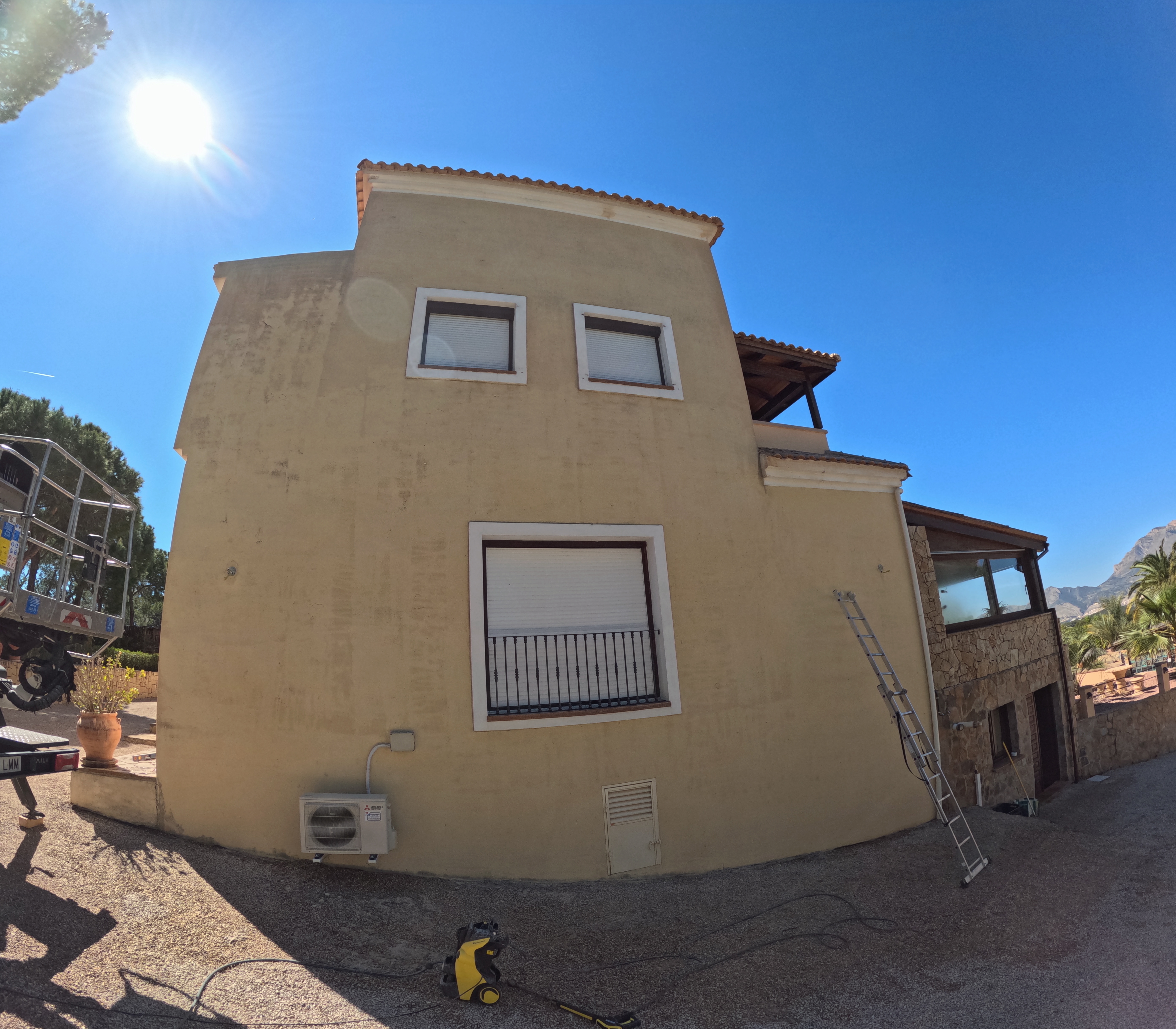 Exterior villa antes de pintar