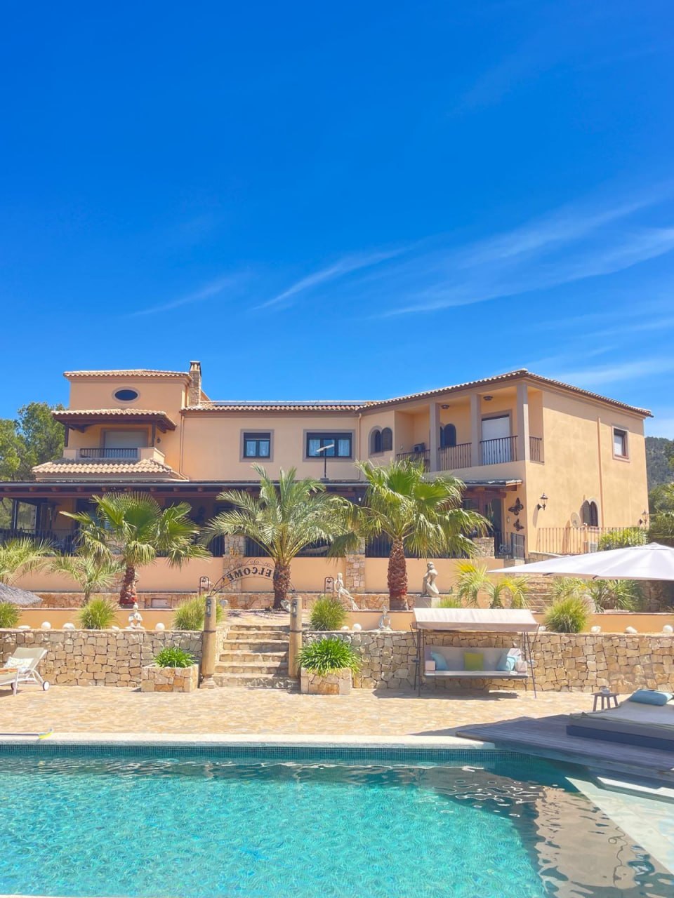 Painters in Javea — villa with pool CostaPintura